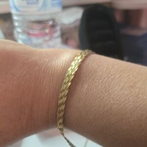 Elegant Gold Bracelet